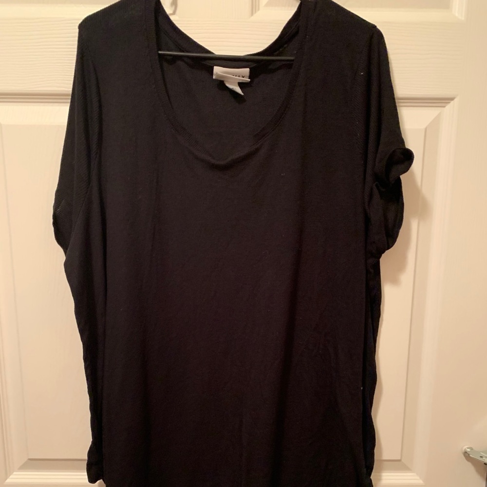 Ava & Viv black tee